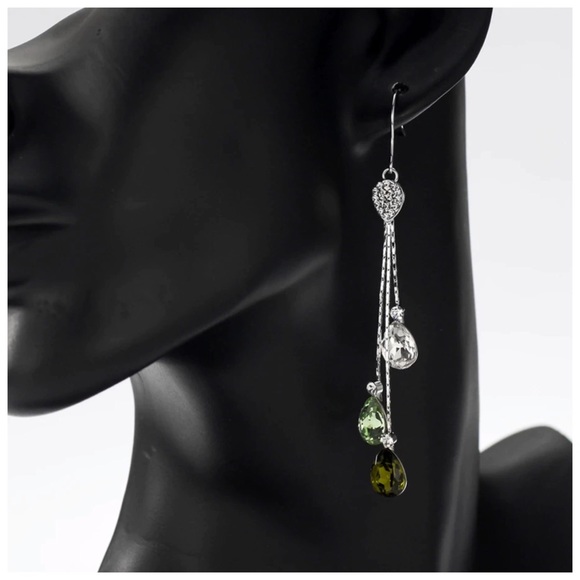 🎁 Swarovski Crystals The Munira Long Earrings - Picture 4 of 6